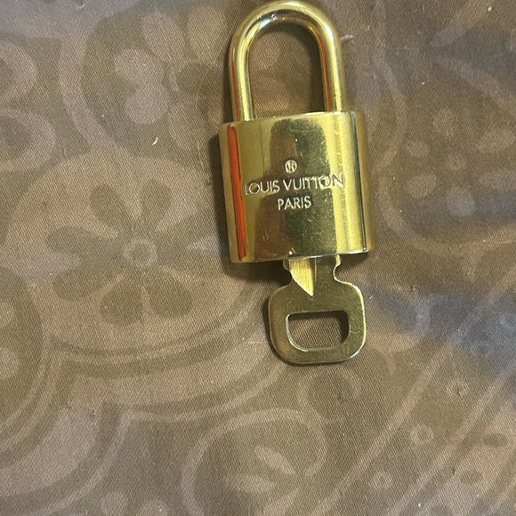 Lv lock and key #312 - Picture 4 of 5